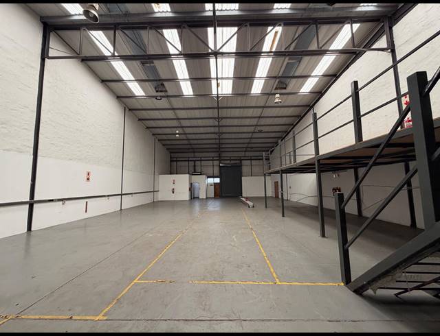 666M² WAREHOUSE TO LET IN HALFWAY HOUSE